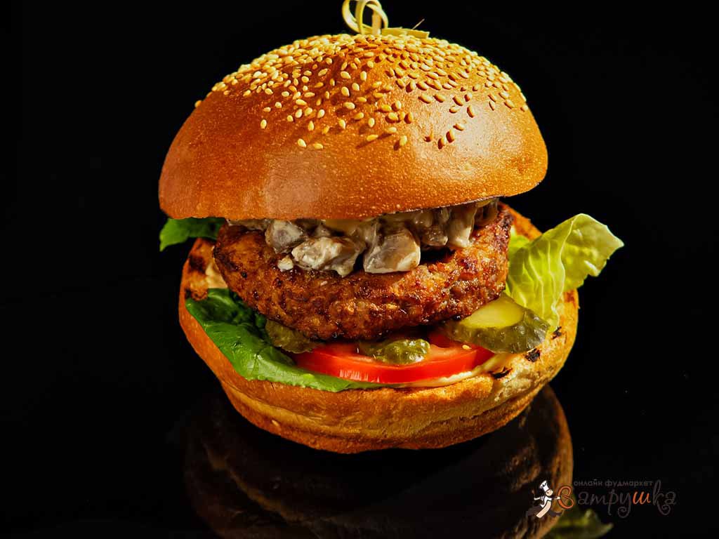 Заказать Burger Bryanskii paren 280gr за 0 руб. в Челябинске с доставкой -  Ватрушка