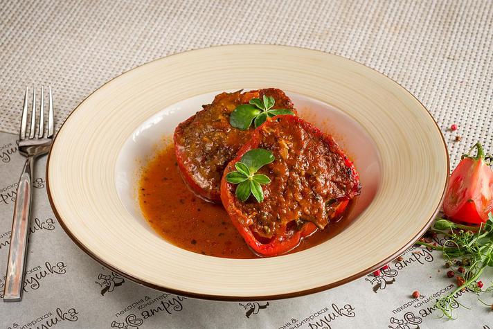 Перец фаршированный  мясом в томатном соусе 250гр 0