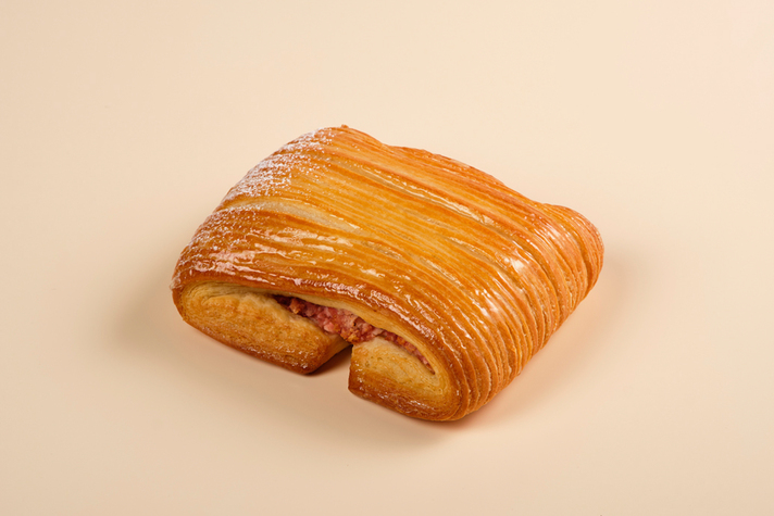 Слойка Плиссе с клубникой и творогом 170гр 0 - фудмаркет «Ватрушка» Слойка Плиссе с клубникой и творогом 170гр 0