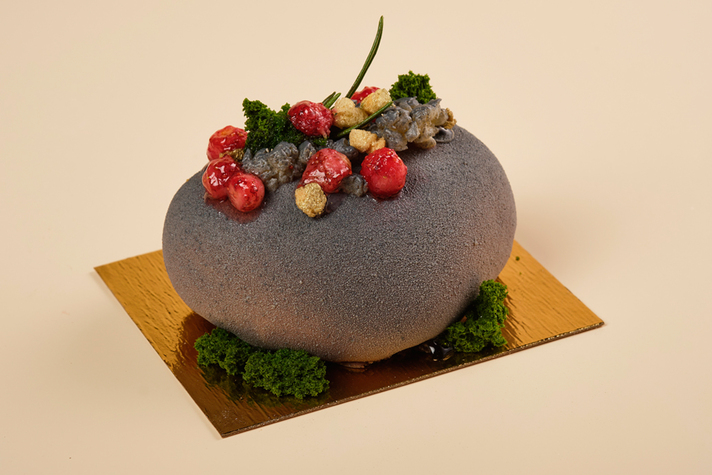 Пирожное Камень с земляникой 110гр 0