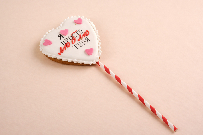 Пряник сердечко на палочке 50гр 1