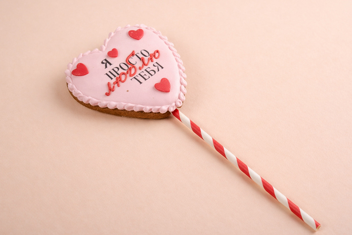 Пряник сердечко на палочке 50гр 2