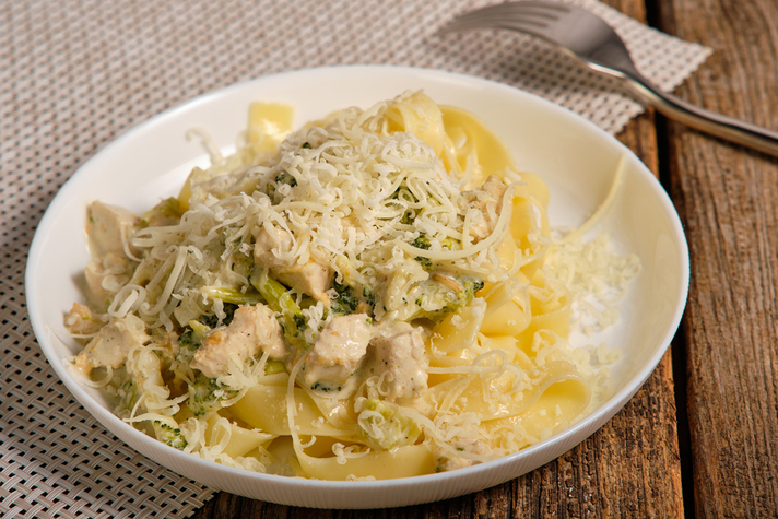 Fettuchini s kurinym file i brokkoli 300gr 0