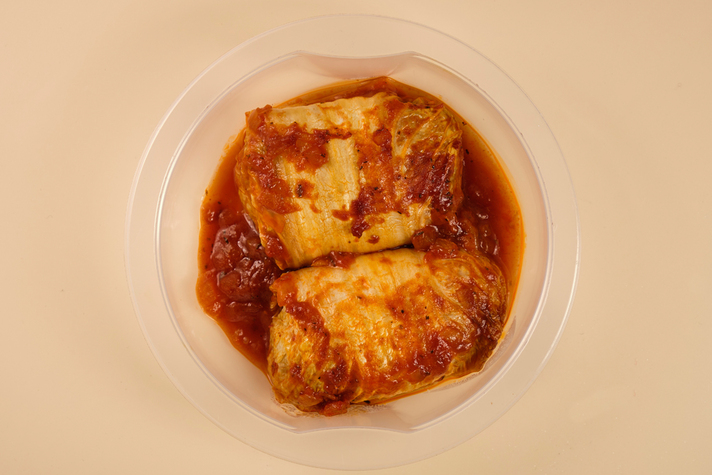 Мини-голубцы с киноа, грибами и овощами в томатном соусе 150гр 0