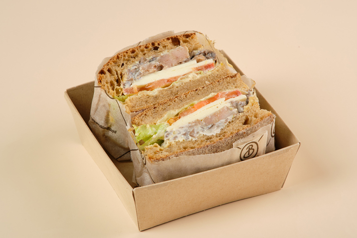 Мега-Сэндвич с цыпленком и грибным рагу на чиабатте пшеничной 350гр 0