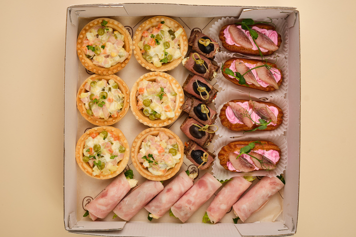 Гастробокс "По-русски" 22шт/700гр 0 - фудмаркет «Ватрушка» Гастробокс "По-русски" 22шт/700гр 0