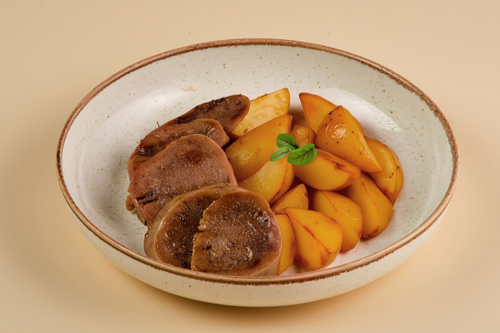 Язык в пряном соусе с беби картофелем и розмарином 250гр 0