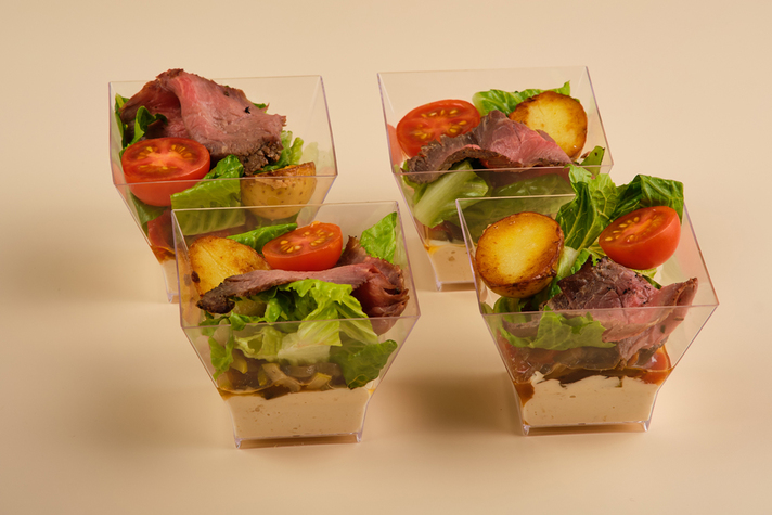 Мини-салат с ростбифом и овощами 4шт/450гр 0 - фудмаркет «Ватрушка» Мини-салат с ростбифом и овощами 4шт/450гр 0