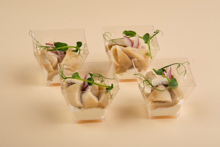 Грузди местных лесов со сметаной и красным луком 4шт/140гр 0