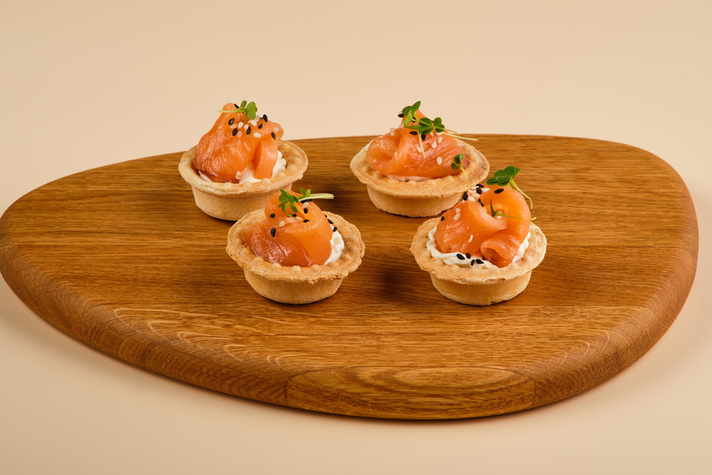 Мини-тарталетки с лососем слабосоленым и кунжутом 4шт/130гр 0