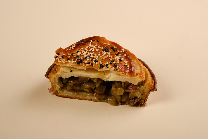 Slojka Kraffin s govyadinoj i ovoshhami 180gr 1 - фудмаркет «Ватрушка» Slojka Kraffin s govyadinoj i ovoshhami 180gr 1