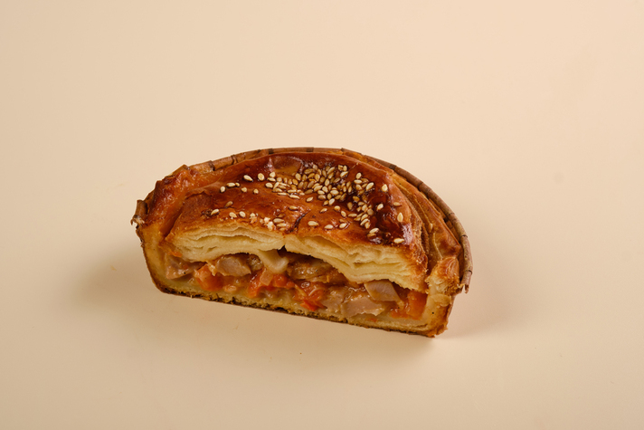 Slojka Kraffin s kuriny`m bedrom i ovoshhami 180gr 1