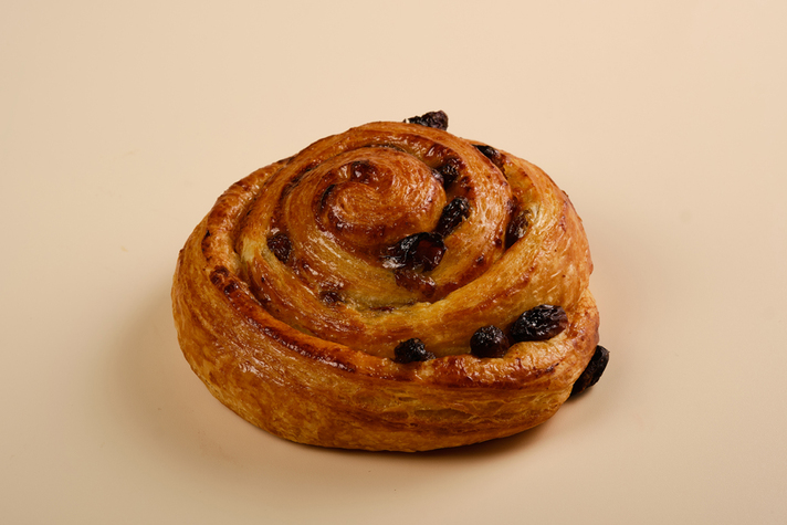 Слойка Улитка с заварным кремом и изюмом 110гр 0