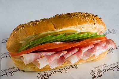 Сэндвич "Австрийский" с грудинкой варено-копченой 270гр