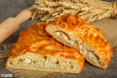 Пирог с форелью речной, палтусом и картофелем