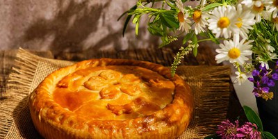 Пирог Чикагский с мясом и молодой капустой 600гр - фудмаркет «Ватрушка» Пирог Чикагский с мясом и молодой капустой 600гр