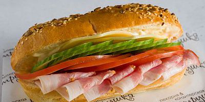 Сэндвич "Австрийский" с грудинкой варено-копченой 270гр