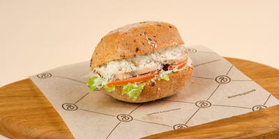 Сэндвич Цезарь на зерновой булке 200гр