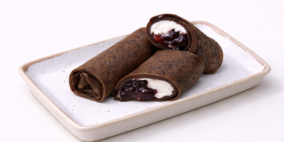 Блинчик шоколадный с маскарпоне и вишней 2шт/200гр