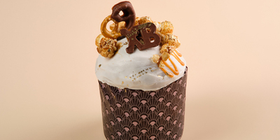 Бриошь пасхальная с шоколадом и соленой карамелью 1шт 300гр