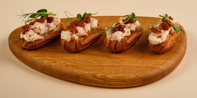 Мини-эклеры с ветчинно-сырным кремом и вялеными томатами 4шт/150гр - фудмаркет «Ватрушка» Мини-эклеры с ветчинно-сырным кремом и вялеными томатами 4шт/150гр