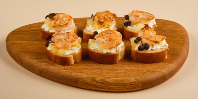 Тапасы с креветкой свит-чили, сладким ананасом и сливочным кремом 6шт/180гр - фудмаркет «Ватрушка» Тапасы с креветкой свит-чили, сладким ананасом и сливочным кремом 6шт/180гр