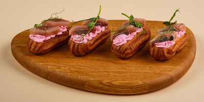 Мини-эклеры со слабосоленой сельдью и свекольным кремом 4шт/120гр - фудмаркет «Ватрушка» Мини-эклеры со слабосоленой сельдью и свекольным кремом 4шт/120гр