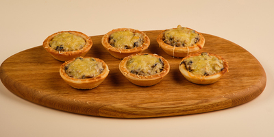 Тарталетки с грибным жюльеном 6шт/300гр - фудмаркет «Ватрушка» Тарталетки с грибным жюльеном 6шт/300гр